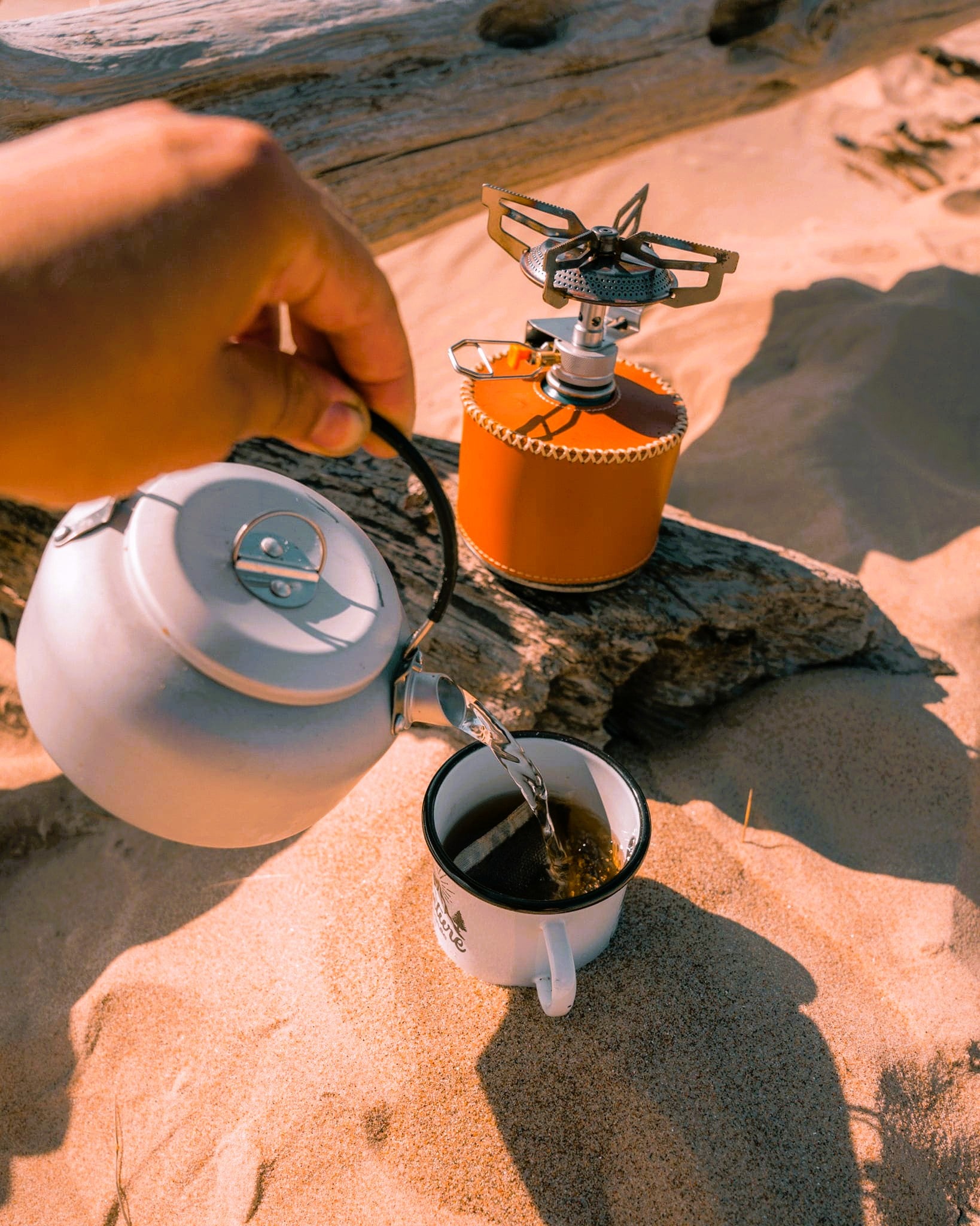 waycoffee maltas kafijas maisiņi tiek aplieti ar verdošu ūdeni